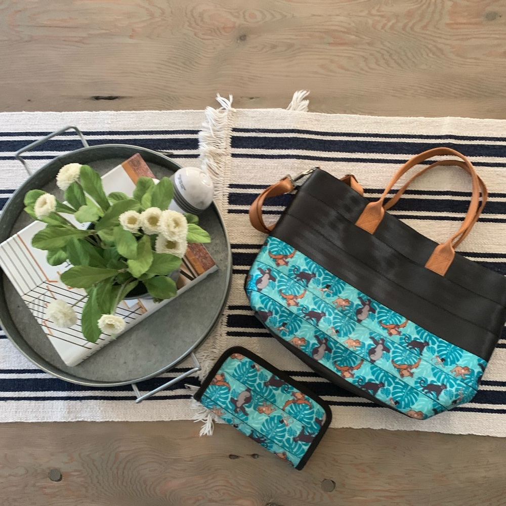 Harvey’s Seatbelt Bag - Disney collectible print